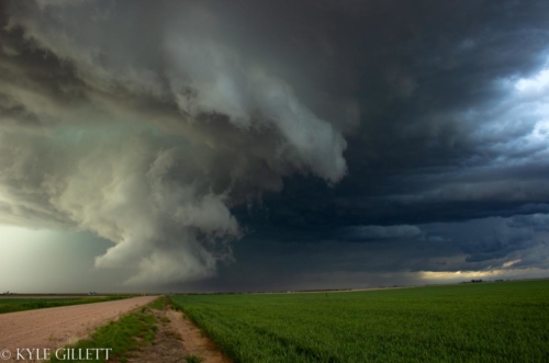 Beautiful wall extending from the base of a tornadic supercell. Yuma County, Colorado. May 2019. - Kyle Gillett